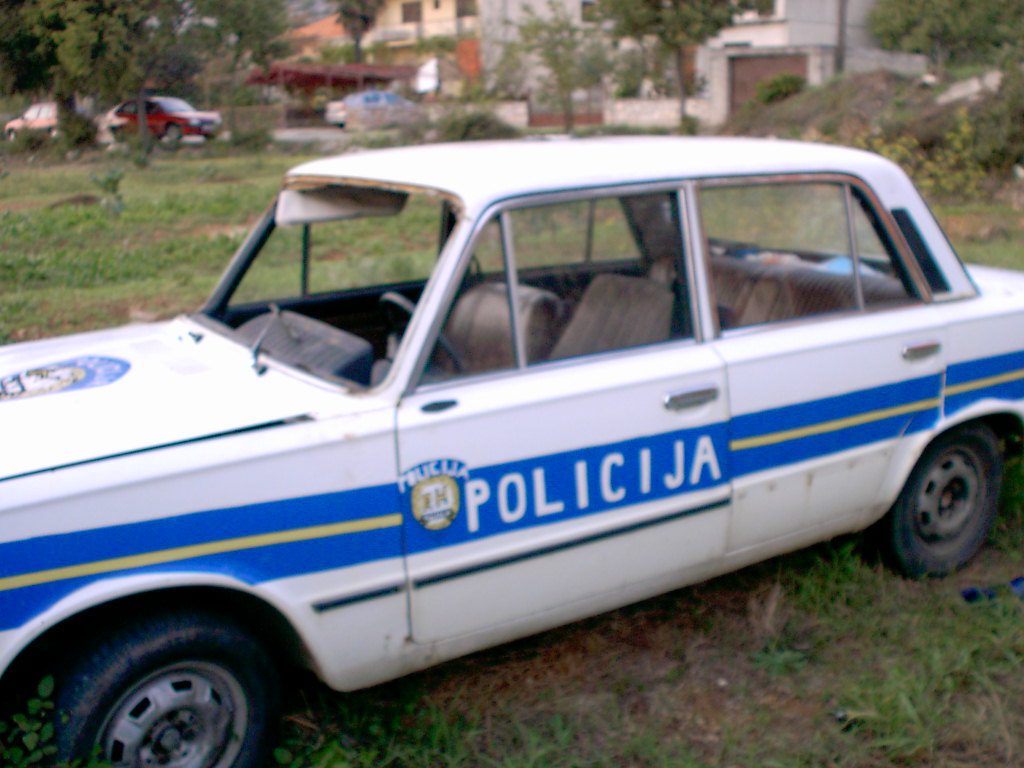 Click to display next picture