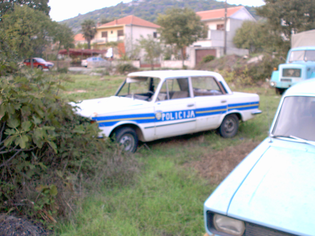 Click to display next picture